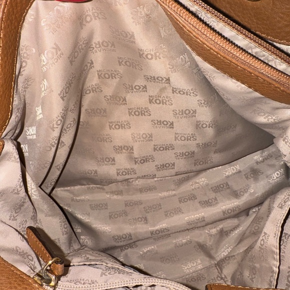 COPY - “. Michael Kors”  Authentic Shoulder Large Bag - Picture 8 of 16